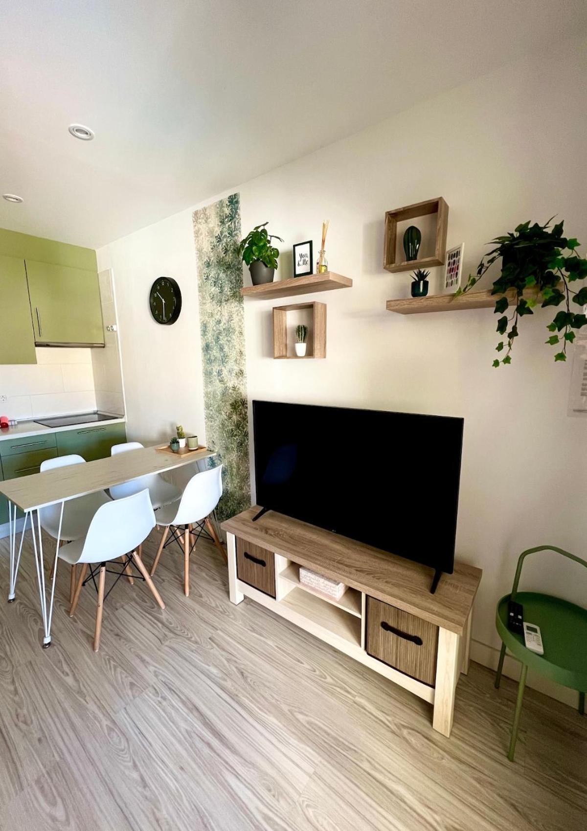 Green Oasis Apartment - Orlandito Apartment *
